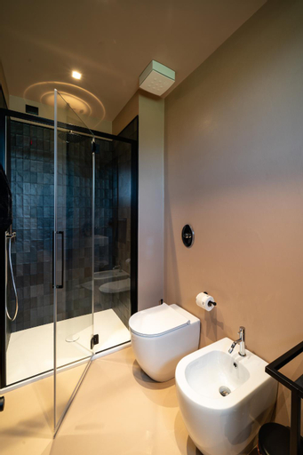 Bathroom 6