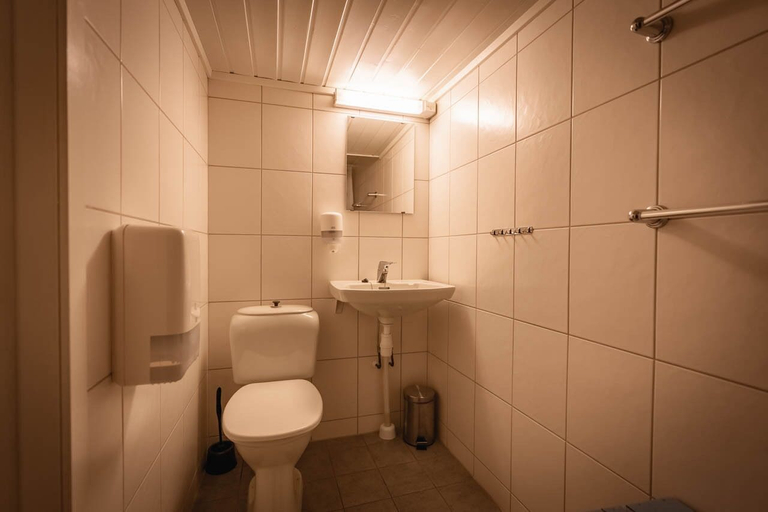 Bathroom 4, Henningsvær Rorbuer, Vågan