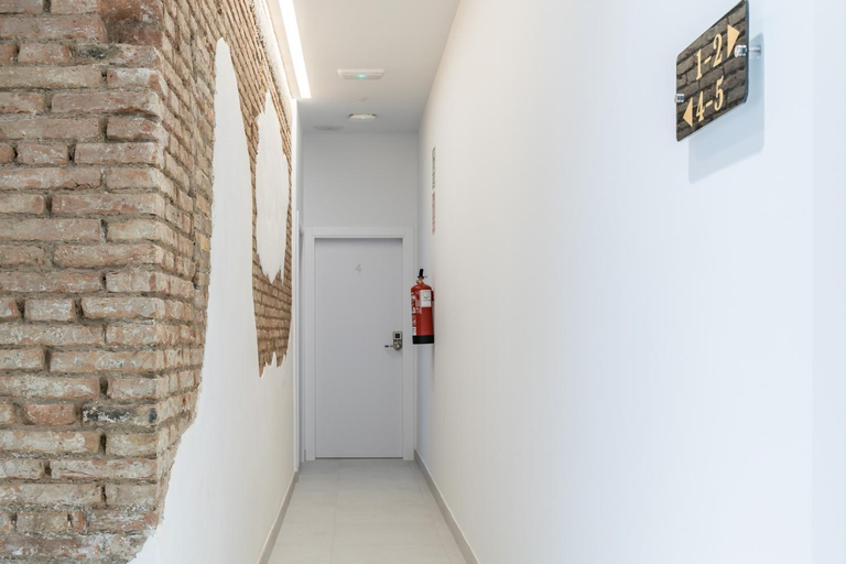 Public Area 2, Comfortable Room close to City Centre, Valencia