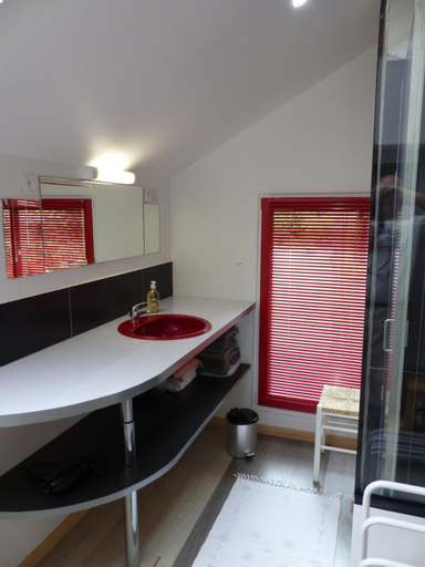 Others, Cottage des Mezieres, Manche