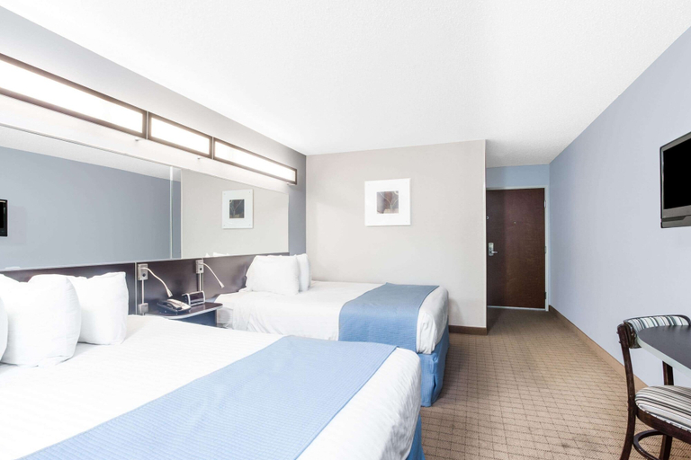Bedroom 3, Microtel Inn & Suites by Wyndham Bath, Steuben