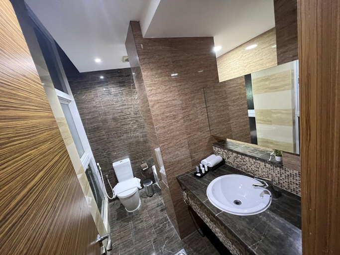 Bathroom 5, Blaire Executive Suites, Manama