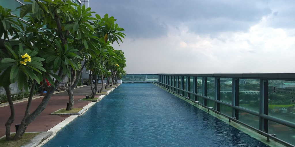 Pool 3, Homey 1Br Apartment At Aryaduta Residence Surabaya, Surabaya