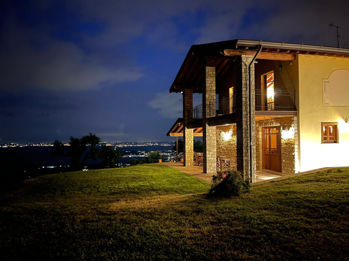 Others 5, La FIOCCHINA - Magic Place - apartments & studios in Garda Lake - countryside farmhouse, inside the , Brescia