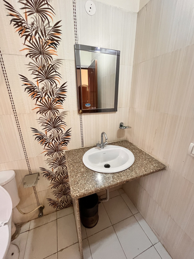 Bathroom 5, HOTEL GRACIOUS, Gurgaon