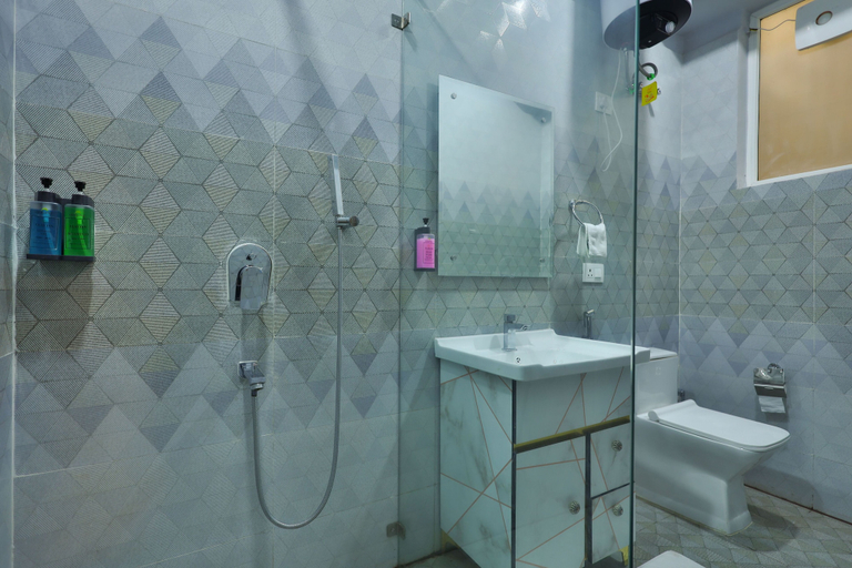 Bathroom 4, Clay Inn Hotel Gurugram, Gurgaon