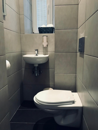 Bathroom 2, Topolove Rooms & Apartments, Kraków City