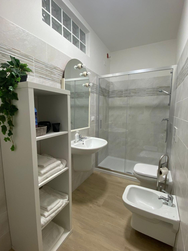 Bathroom 3, Ninfea, Chieti
