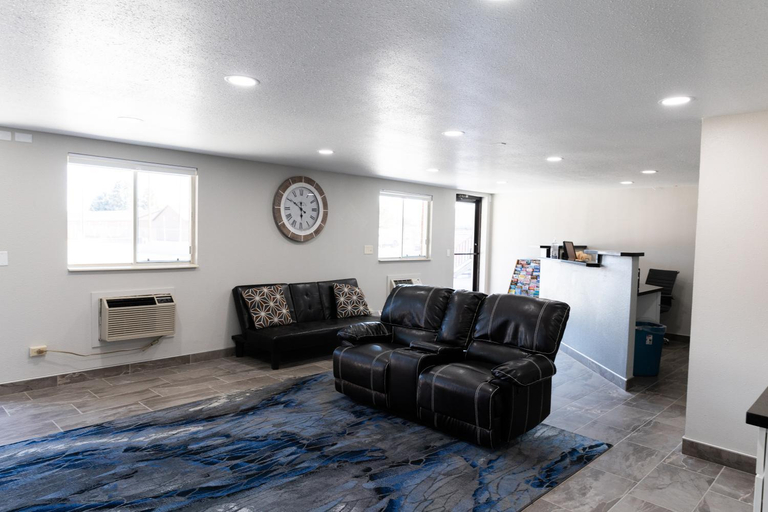 Public Area 3, Econo Inn, Washakie