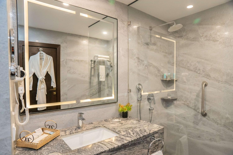 Bathroom 5, Ramada by Wyndham Murree Lower Topa Resort , Rawalpindi
