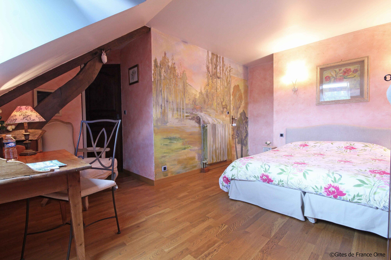 Bedroom 2, Le Haut Montrayé, Orne