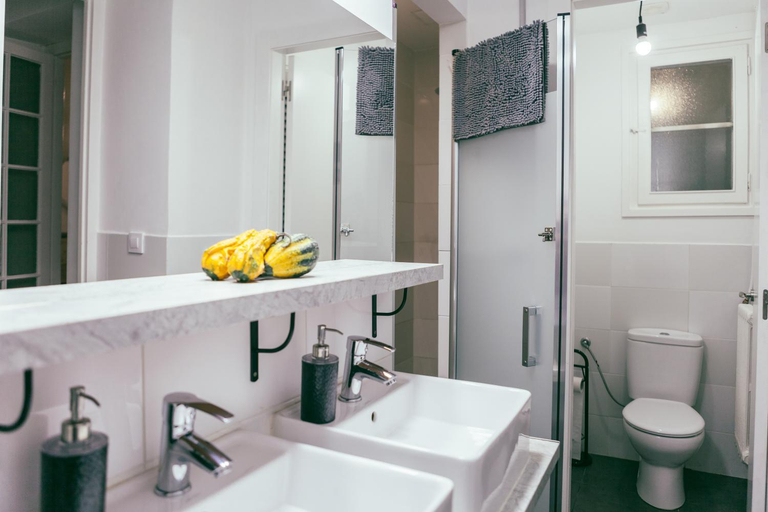 Bathroom 4, Mucha Masia Hostel Rural Urba, Barcelona