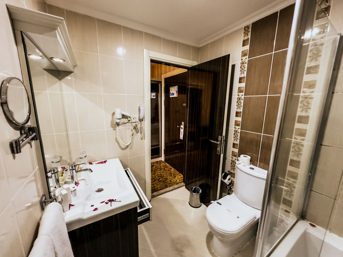 Bathroom 5, Elegance Resort Hotel Spa Wellness-Aqua, Karamürsel