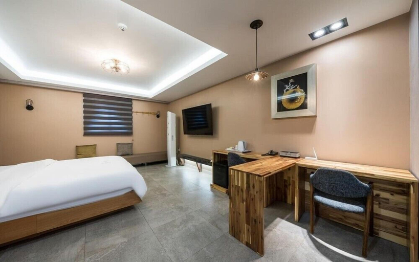 Others 4, kkaebistay, Pohang