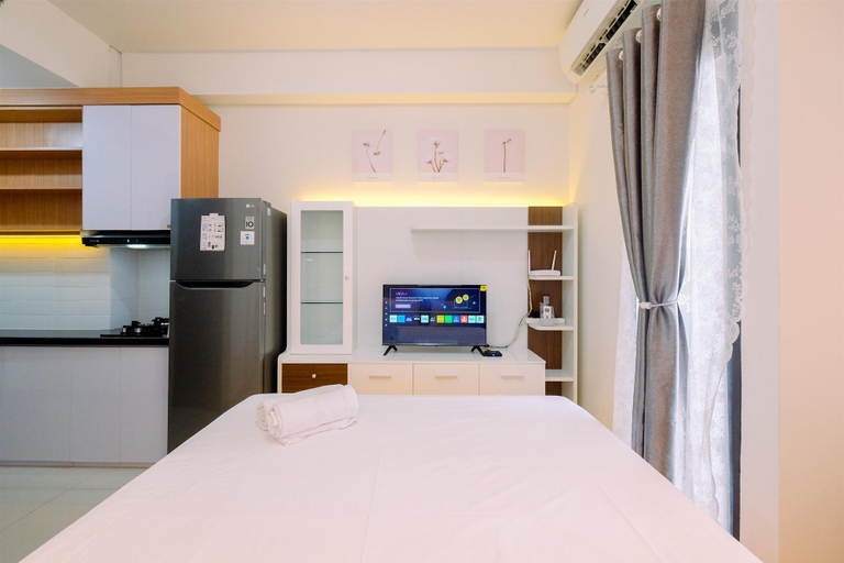Bedroom, Good And Homey Studio At Transpark Cibubur Apartment, Depok