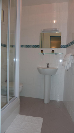 Bathroom 5, Hotel Des Vosges, Paris