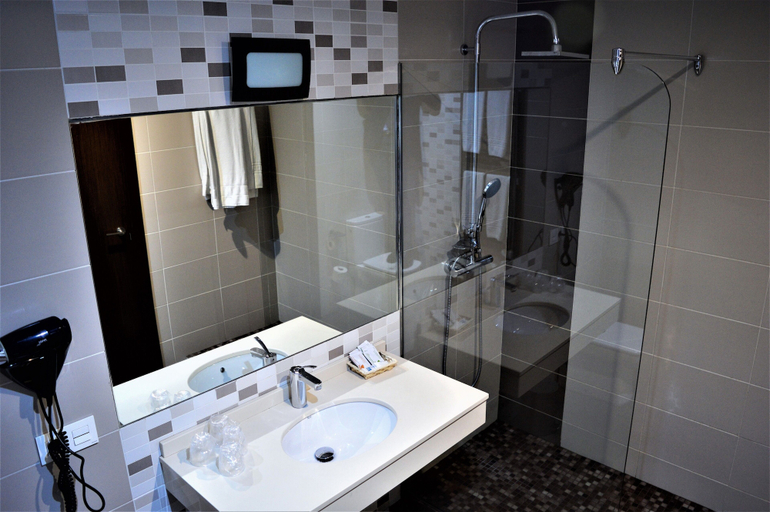 Bathroom 4, Hotel Ciudad de Plasencia, Cáceres