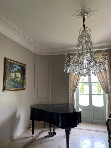 Others 5, Chateau Talaud, Vaucluse