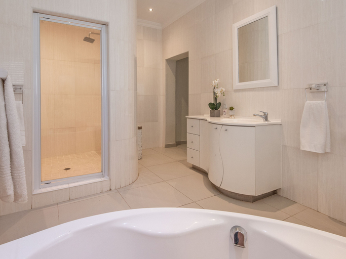 Bathroom 5, The Beach Palace Ramsgate, Ugu