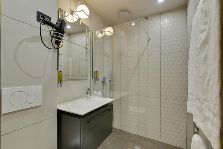 Bathroom 3, VILLA ERIZIO, Gironde