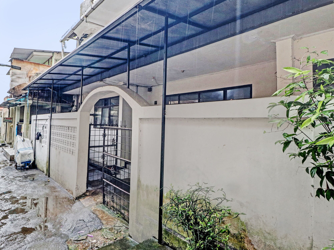 Exterior & Views, OYO Life 92685 Kost Arimbi, Bandung