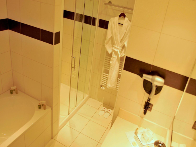 Bathroom 4, Airport Hotel Basel-Worldhotel, Basel