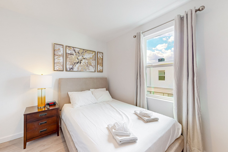 Bedroom 2, The Azur Resort, Polk