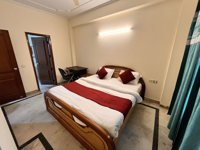 Bedroom 3, Hotel Sunshine, Gurgaon
