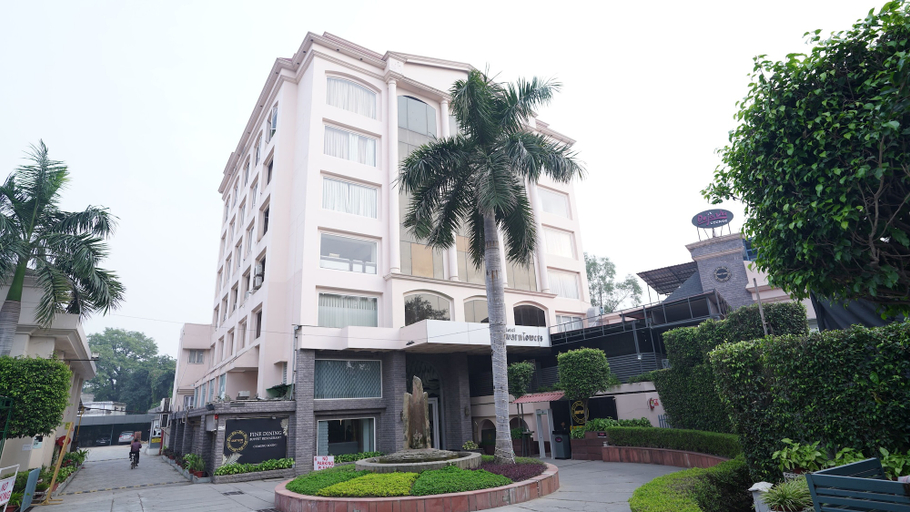 Exterior & Views 2, Hotel Swarn Towers, Bareilly