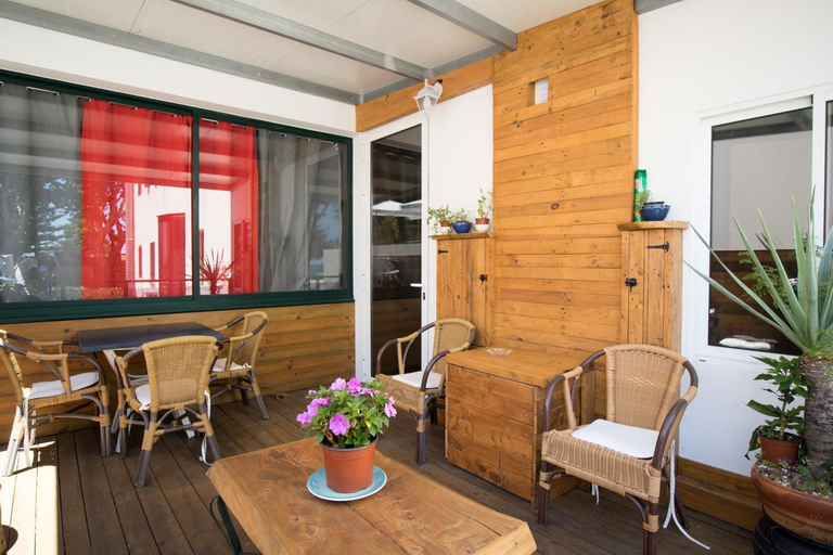 Others 4, Modern & Recycled Guest House, Machico