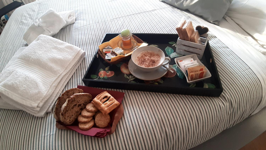 Food & Drinks, My b&b - Strada Vecchia del Pinocchio 3/B, Ancona