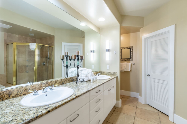 Bathroom 3, Caribe D814, Escambia