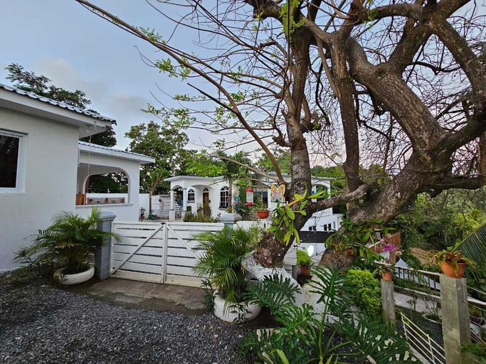 Exterior & Views 2, Casa Margarita, José Santos Guardiola
