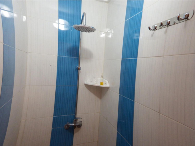 Bathroom 2, Kasbah Red Castel Hostel, Marrakech