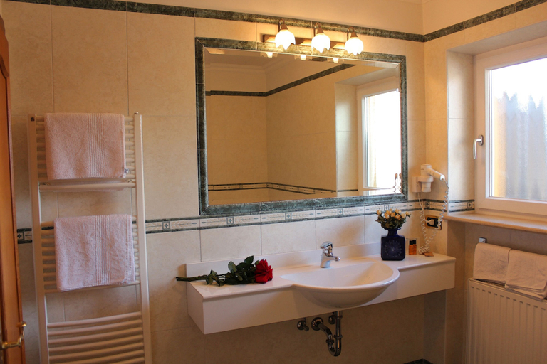 Bathroom 3, Villa Martha Vintage Hotel B&B, Bolzano