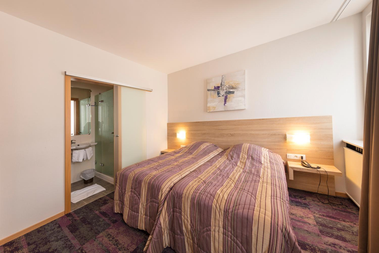 Others 5, Hotel Vendome, Bas-Rhin