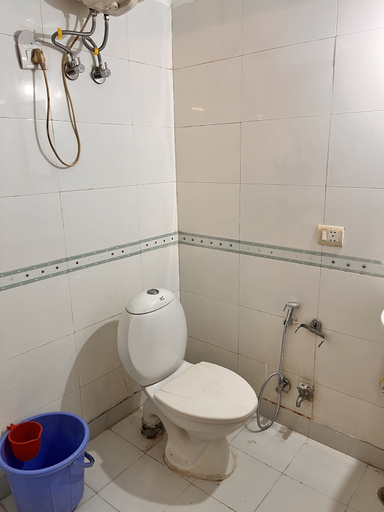 Bathroom 4, Hotel Sunshine, Gurgaon
