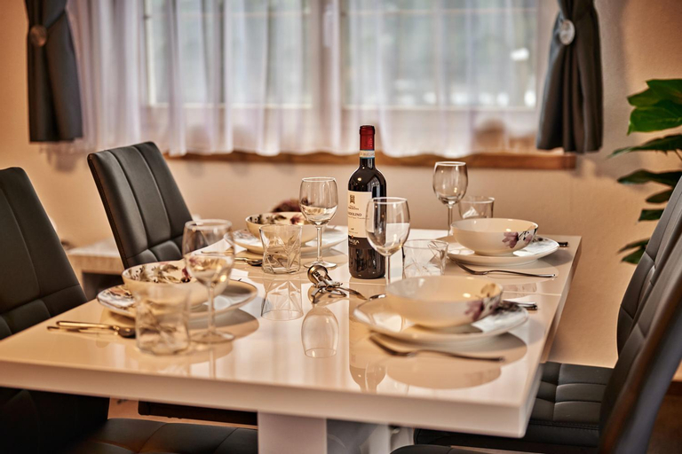 Food & Drinks 3, Apartment Breithorn - Charming home - free parking & Wifi, Interlaken