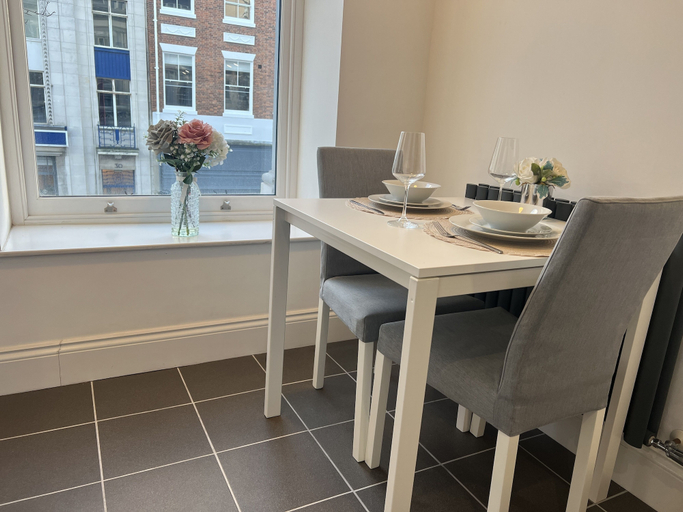 Others 4, Hull Spacious Apartment 5, Kingston upon Hull