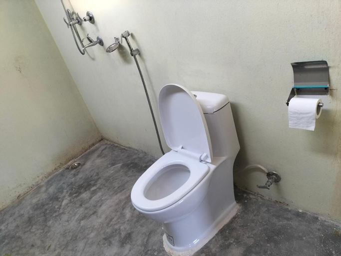 Bathroom 4, Namaste Bardiya Resort, Bheri