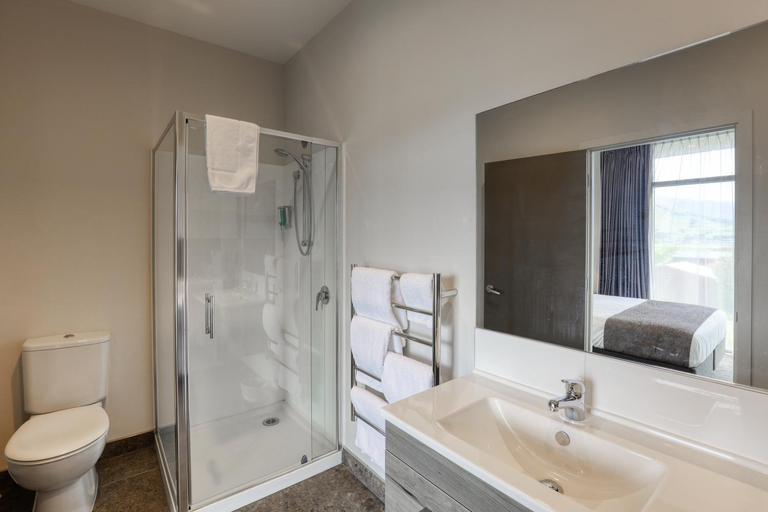 Bathroom 11