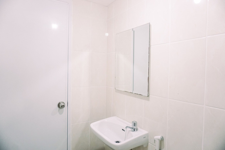 Bathroom 3, Modern And Homey 2Br Apartment At M-Town Residence, Tangerang