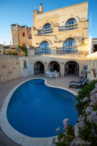 Others 4, Lellux Qala