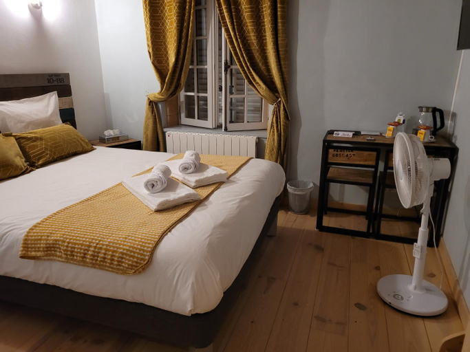 Bedroom 2, La Benoite, Rhône