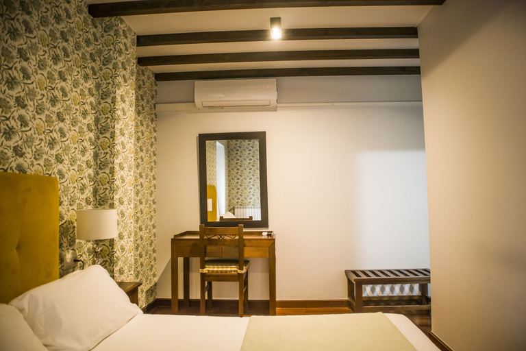 Bedroom 4, Hotel A Casa do Río, Pontevedra