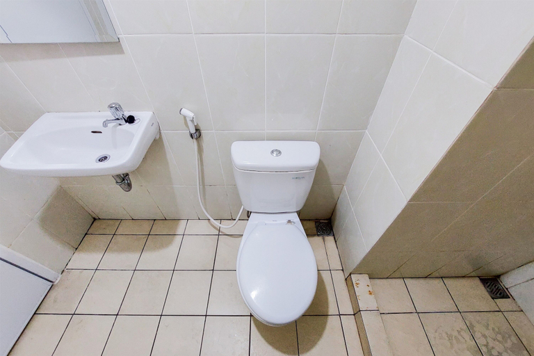 Bathroom 3, Wonderful 2Br At M-Town Residence Near Summarecon Mall, Tangerang