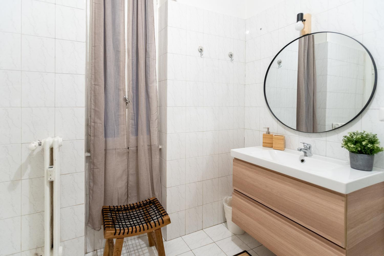 Others 5, Zaira b&b, Roma