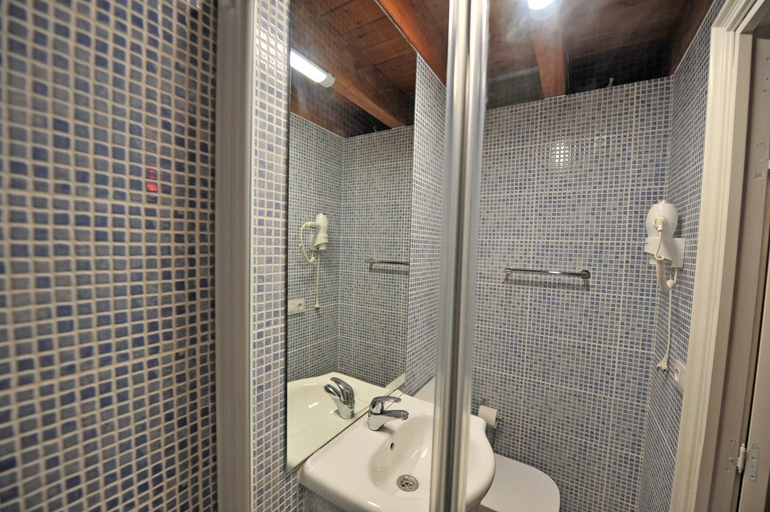 Bathroom 2, Los Corceles Casa Palacio, Cádiz