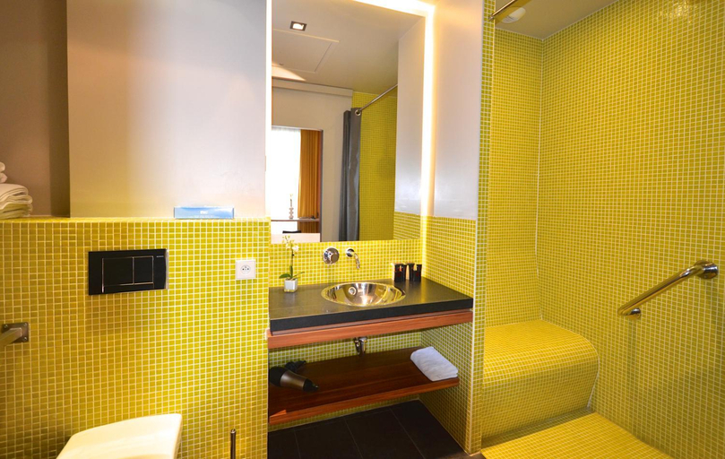 Bathroom 5, Chateaudun Opera, Paris