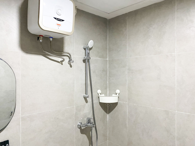 Bathroom 3, Good And Cozy Studio At Pollux Chadstone Apartment, Cikarang